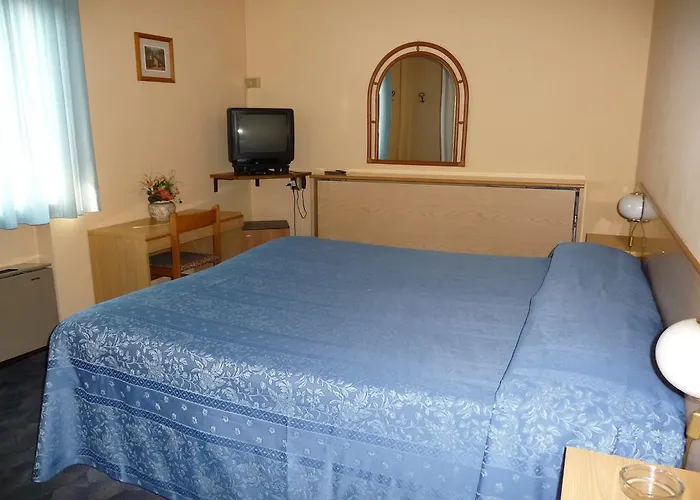 Astoria Hotel 3*