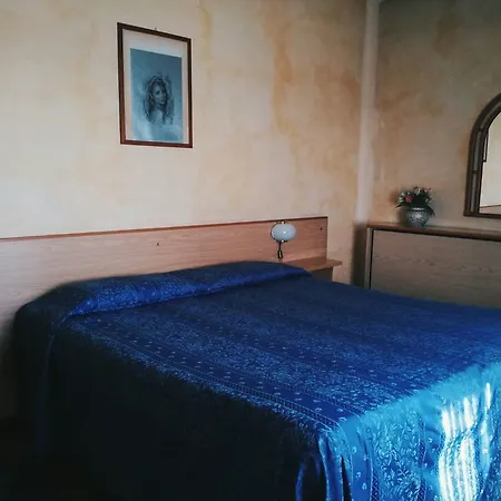 Astoria Hotel 3*