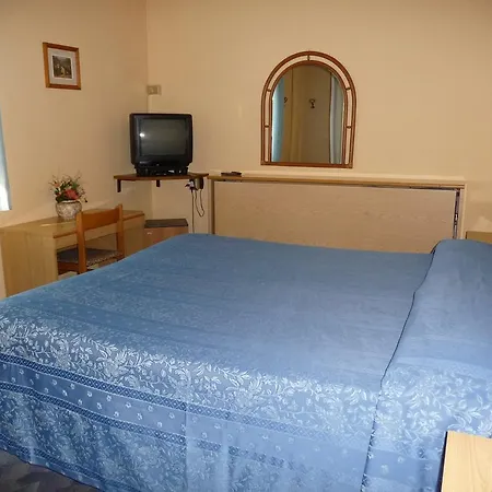 Astoria Hotel 3*